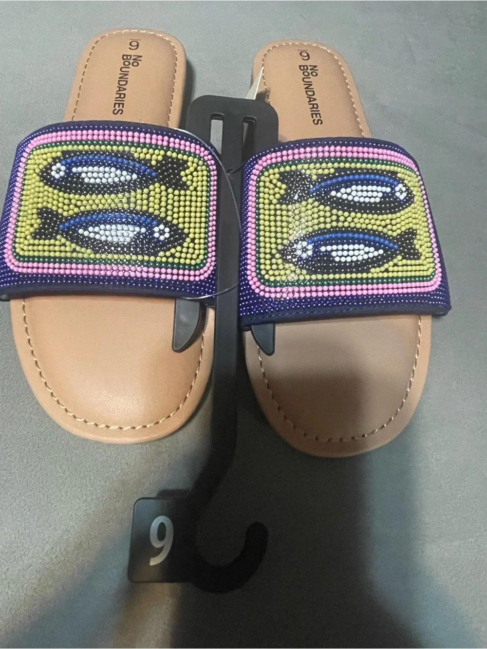 NWT No Boundaries Women’s Size 6 Beaded Fish Slide Sandals Memory Foam